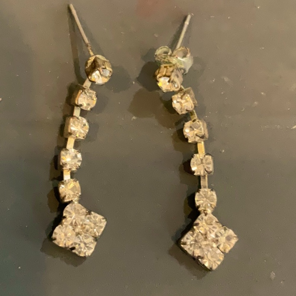Dangle silver rhinestone crystal drop earrings